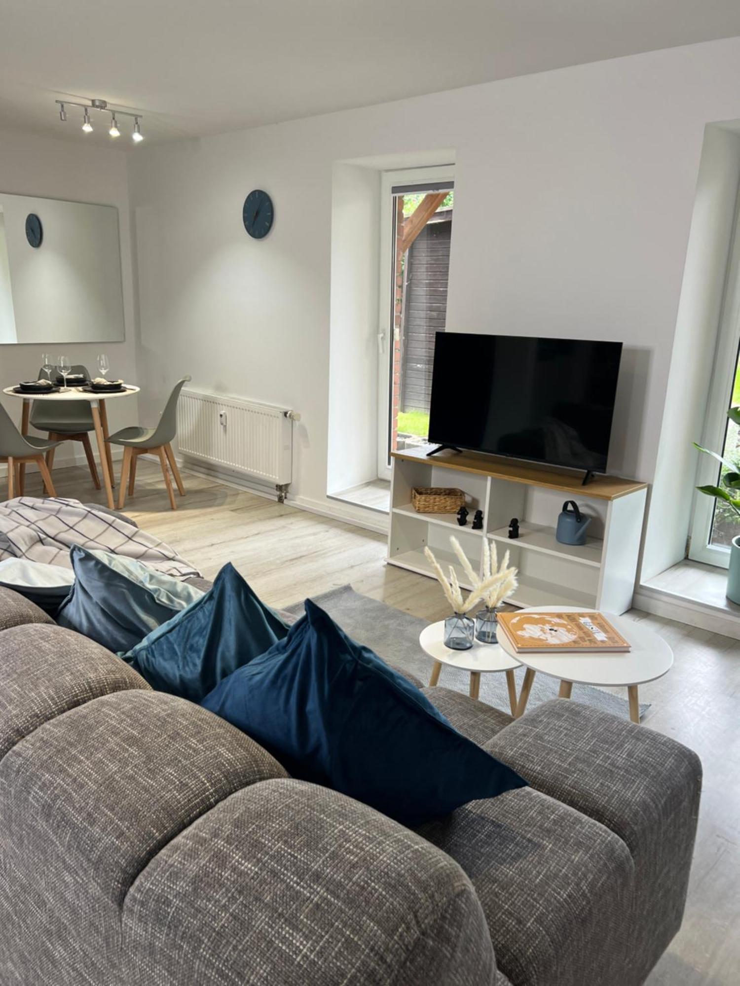 Home Inn Apartments - 201 Minden  Eksteriør billede